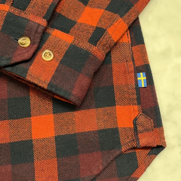 Fjallraven Skog Flannel shirt. Mens L. Slim fit. Red / Navy - Picture 3 of 4